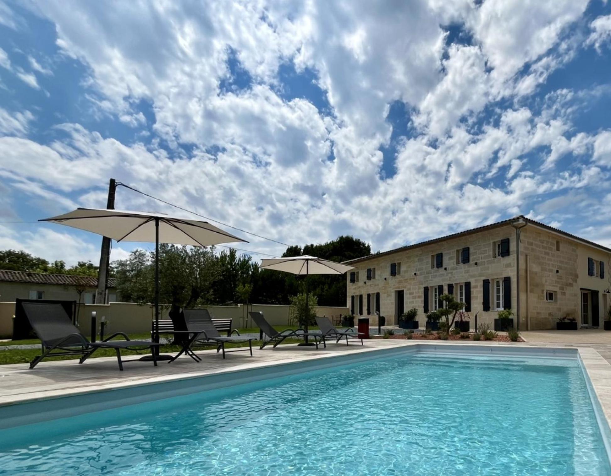 Dynastie - Le Repaire De Maltus "Gites & Spa" Lussac  Bagian luar foto